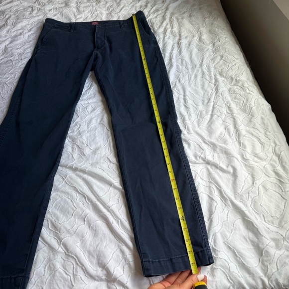 Levi's Navy Blue Chinos Standard Taper Cotton Pants - Picture 3 of 10